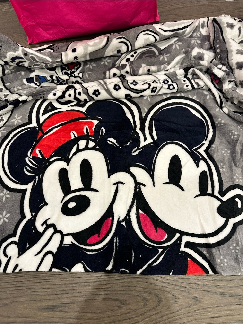 Vera Bradley Disney Mickey Essential Throw Blanket NWT